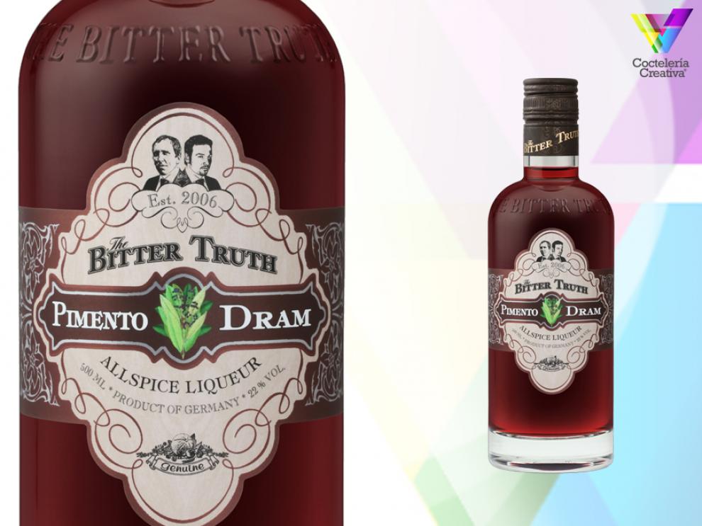 imagen de botella pimento dram de the bitter truth con detalle de la etiqueta
